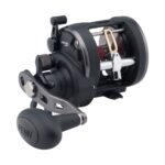 Warfare® Star Drag Level Wind Conventional Reel